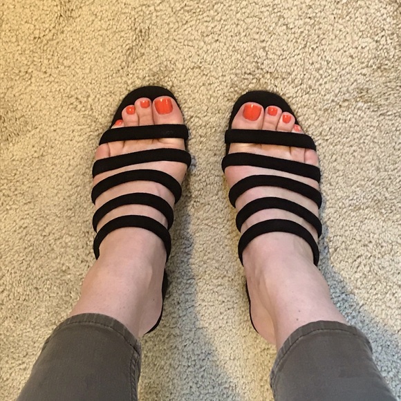 EUC: MARC FISHER Shire Slide Sandal - Picture 9 of 9